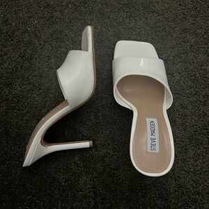 STEVE MADDEN White Patent Leather Heels 7M